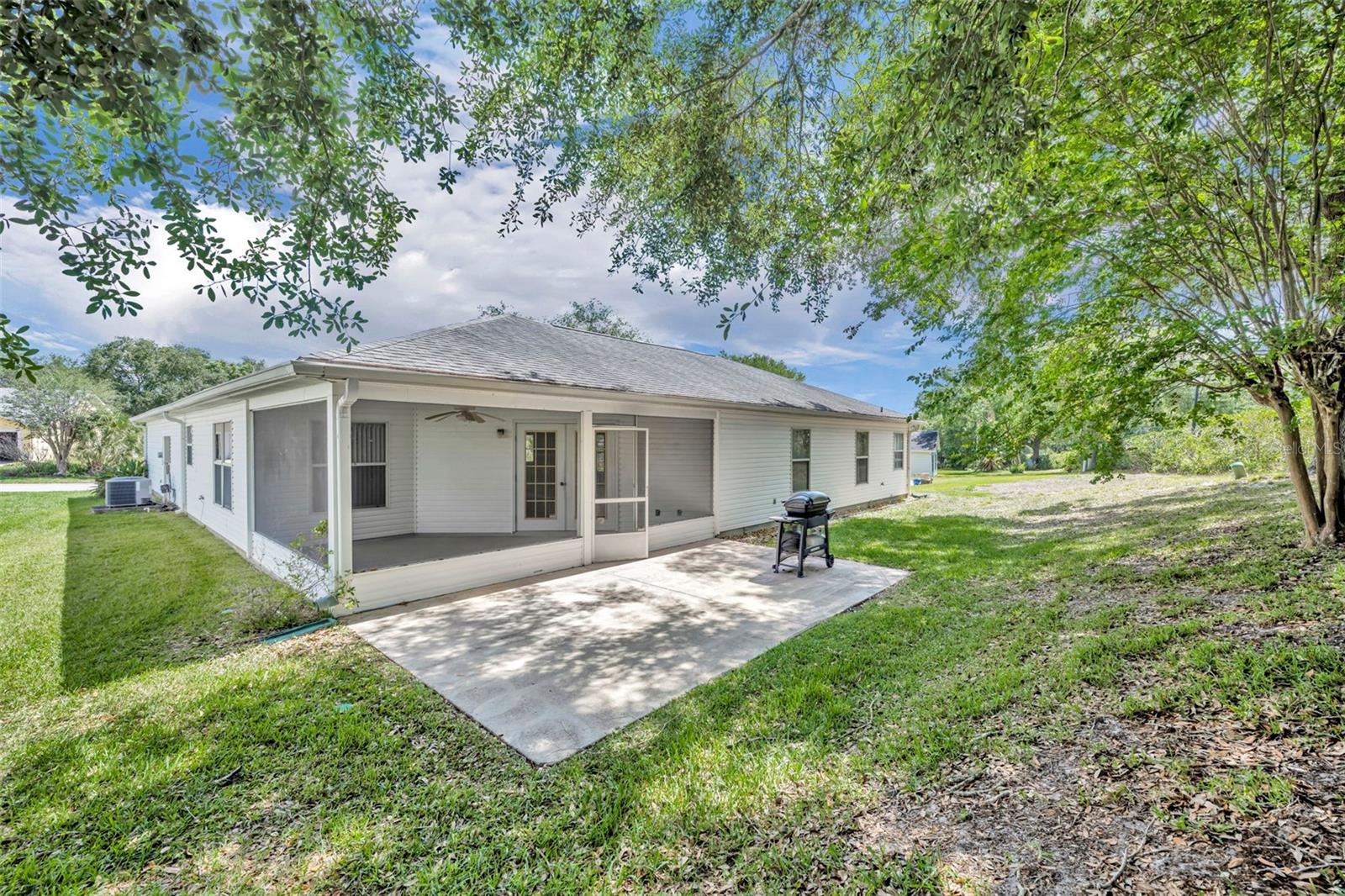 Image 40 of 57 For 4936 Sawgrass Lake Circle