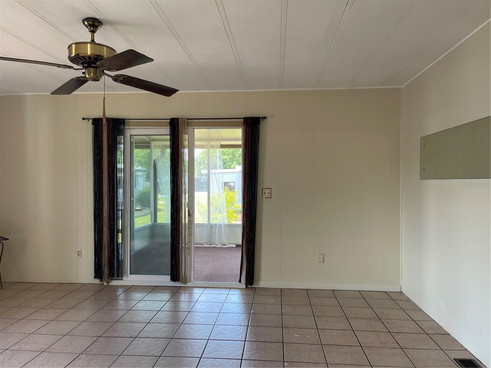 Image 13 of 29 For 2 Grove Trail