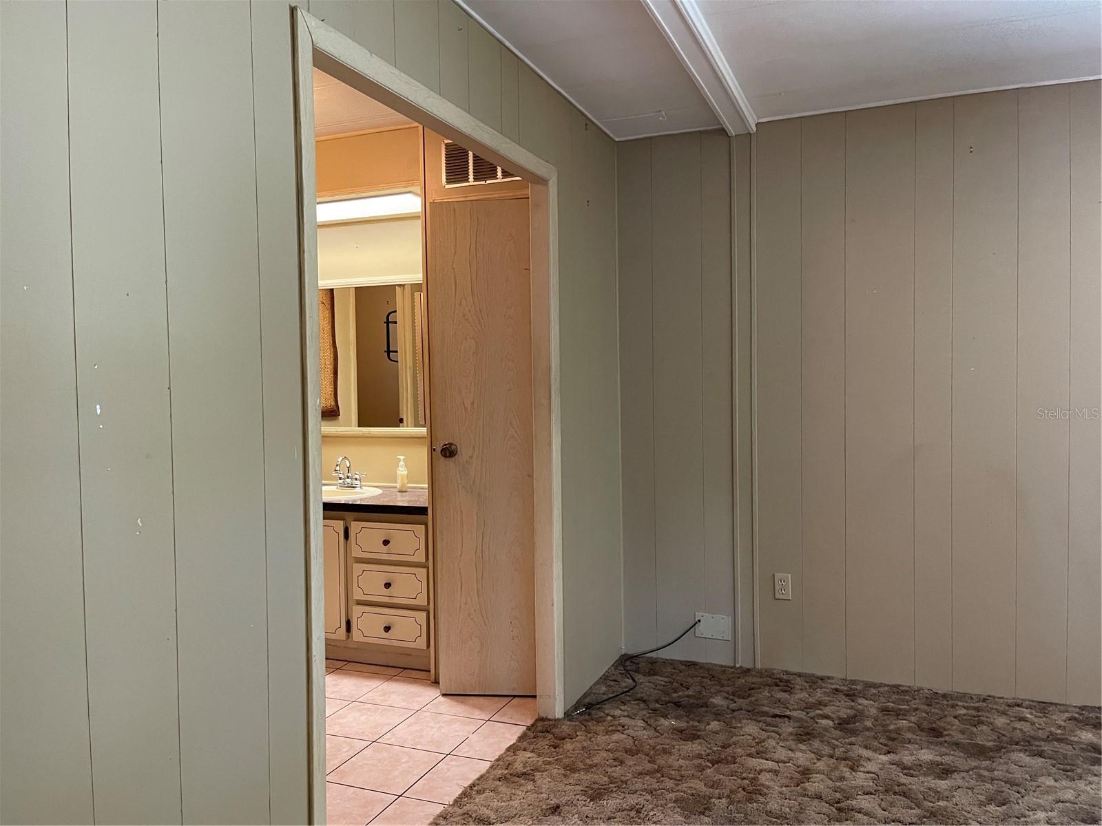 Image 16 of 29 For 2 Grove Trail