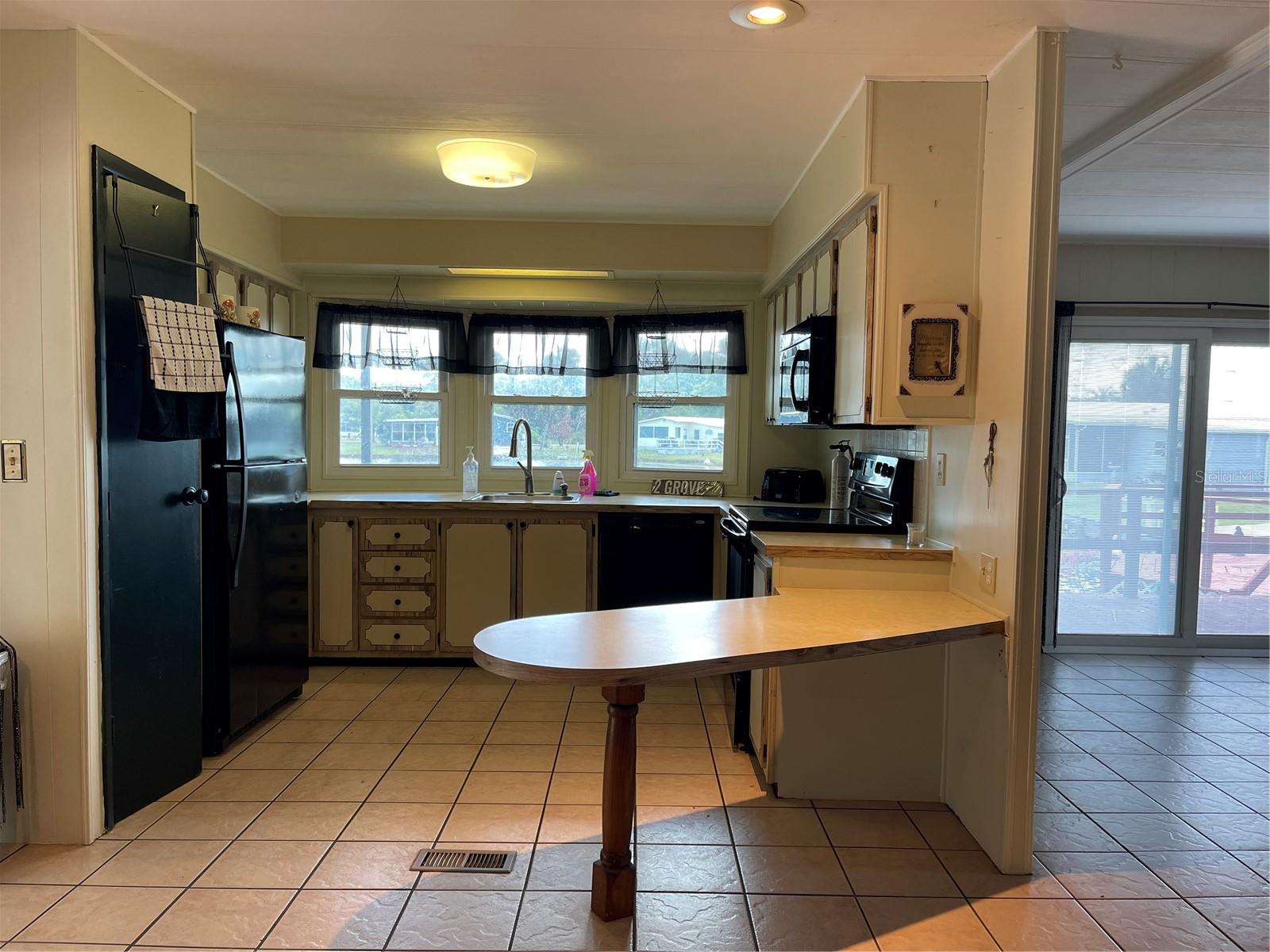 Image 8 of 29 For 2 Grove Trail