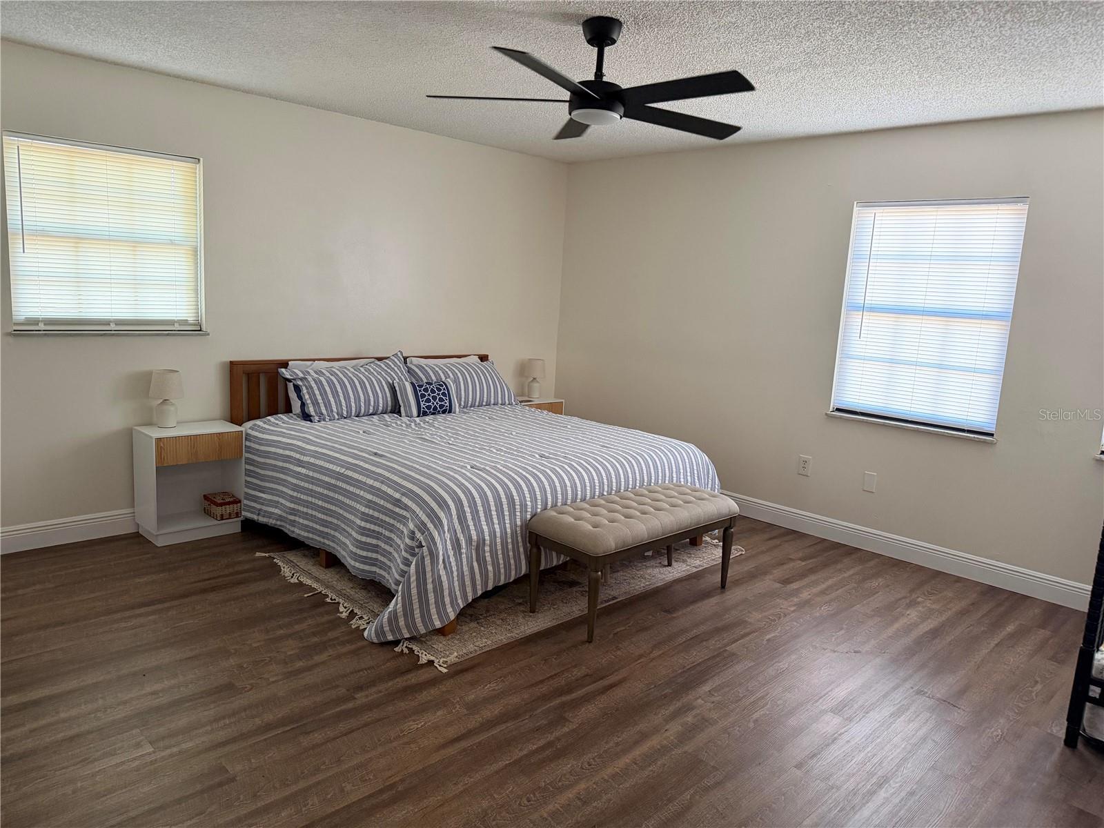 Image 13 of 32 For 622 Palomas Avenue