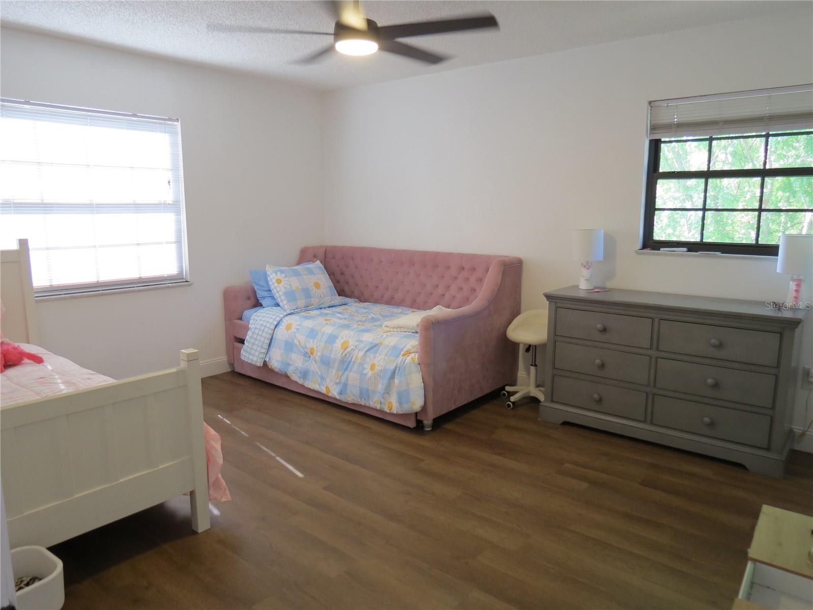 Image 18 of 32 For 622 Palomas Avenue