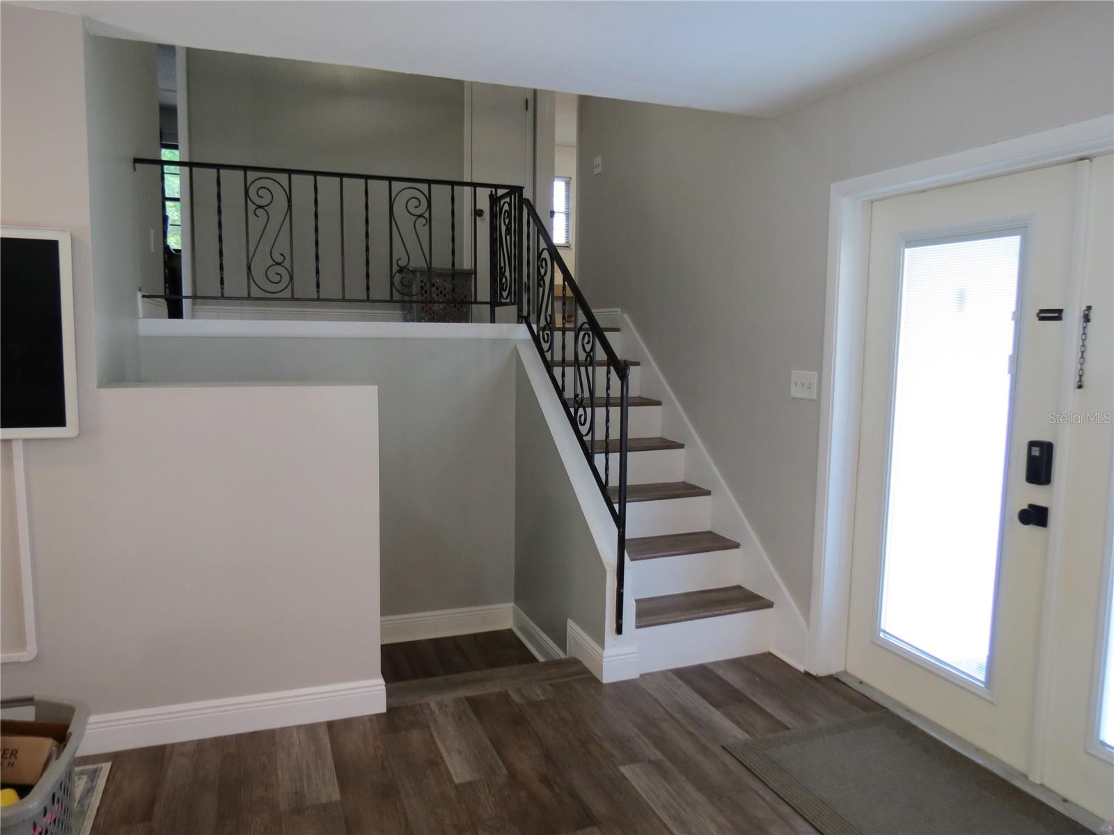 Image 22 of 32 For 622 Palomas Avenue