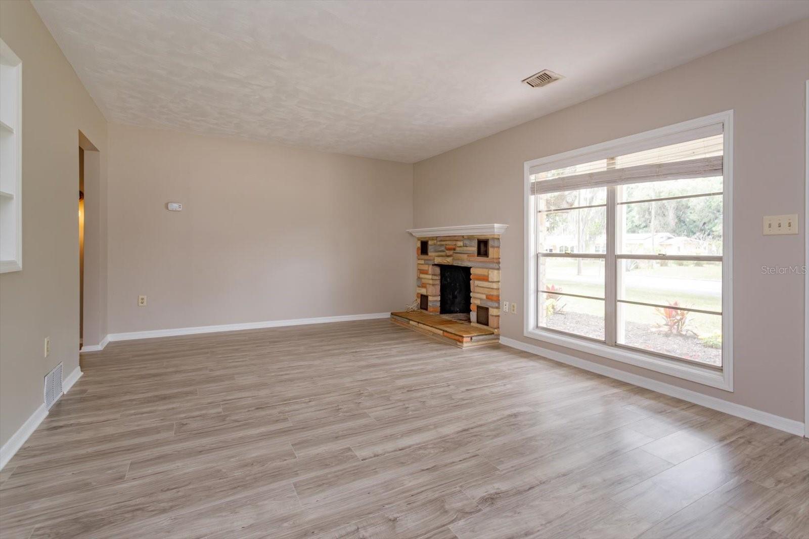 Image 5 of 32 For 1300 Orange Avenue