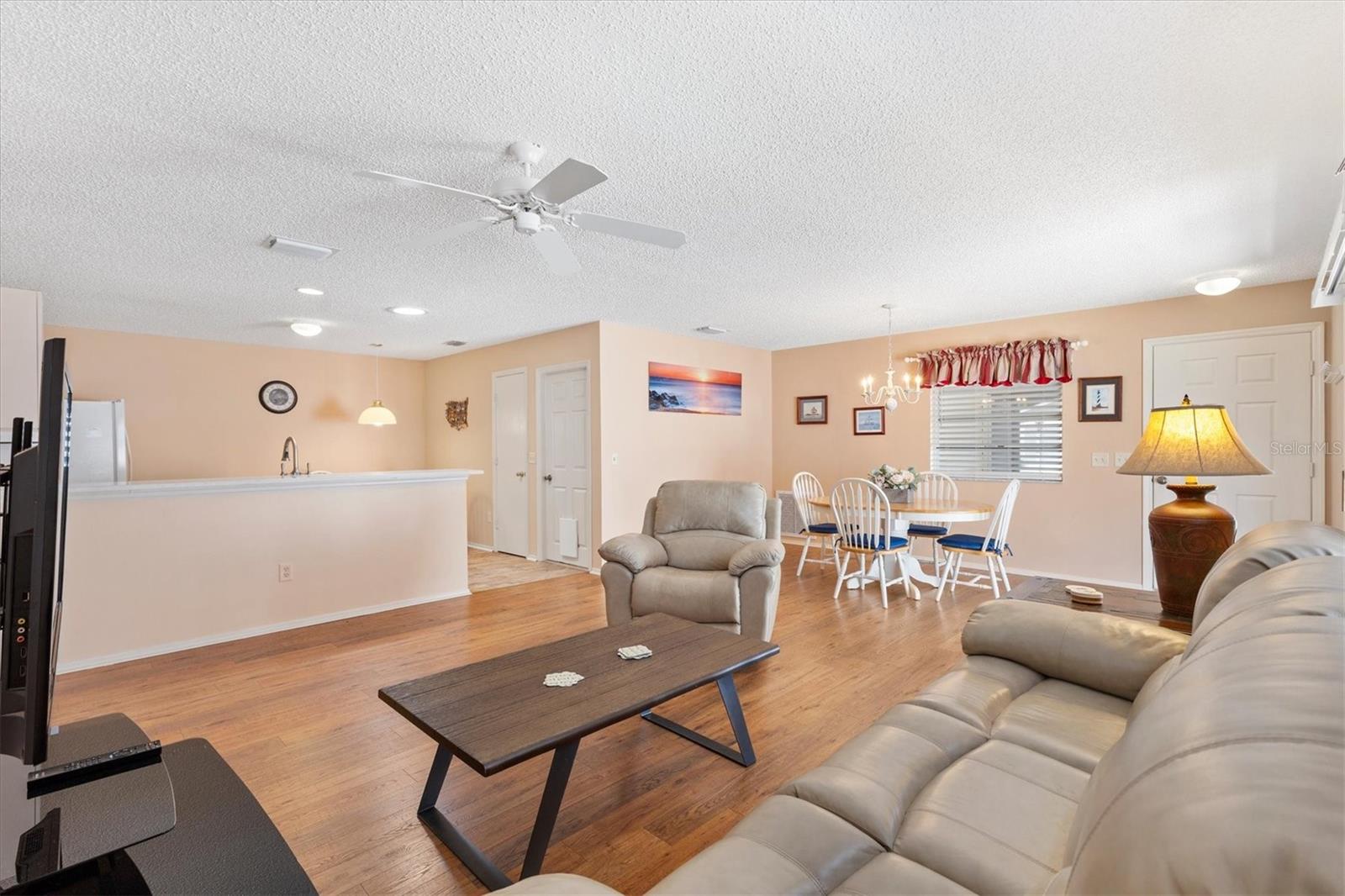 Image 11 of 37 For 17449 93rd Vine Avenue
