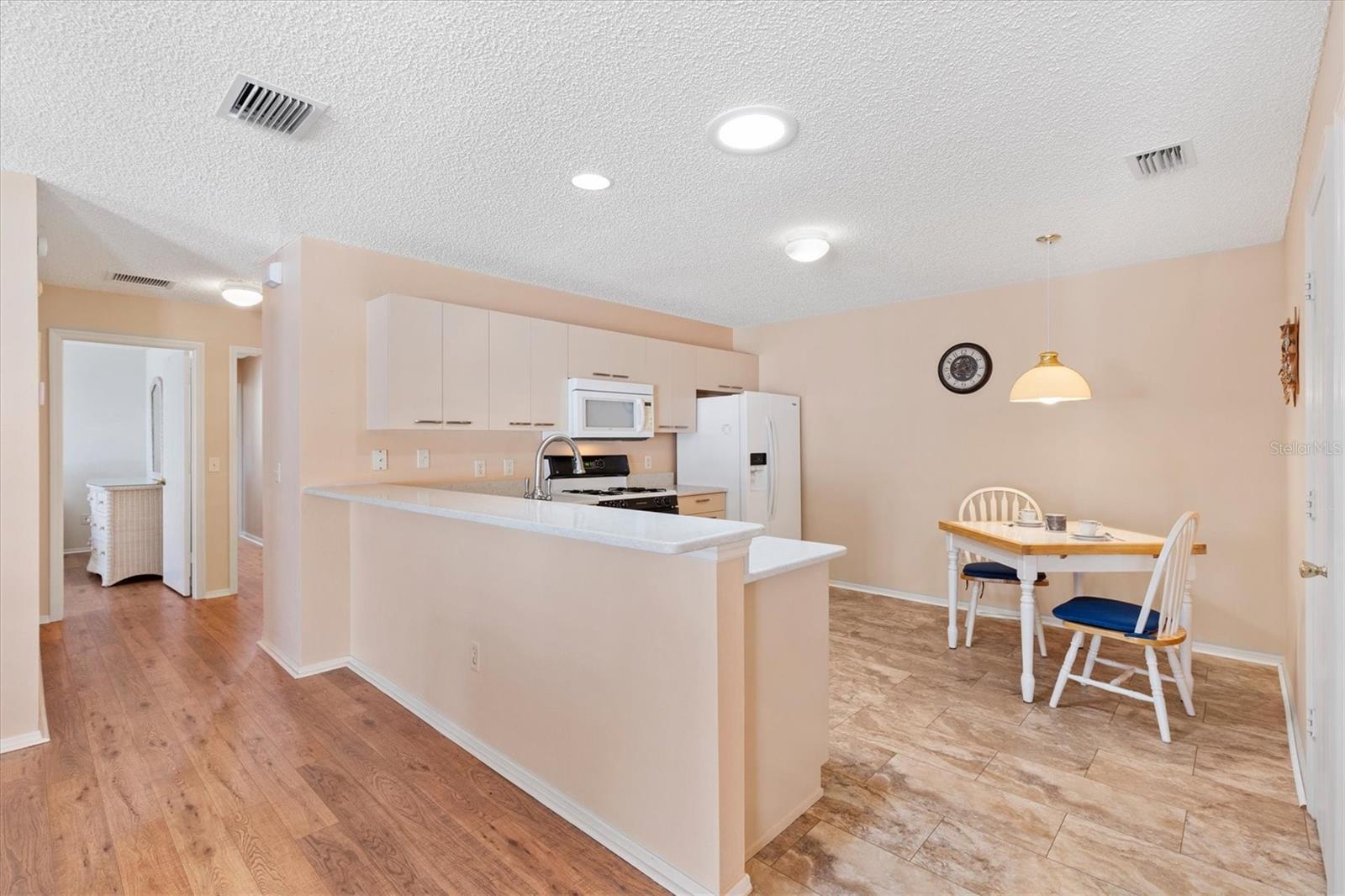 Image 12 of 37 For 17449 93rd Vine Avenue