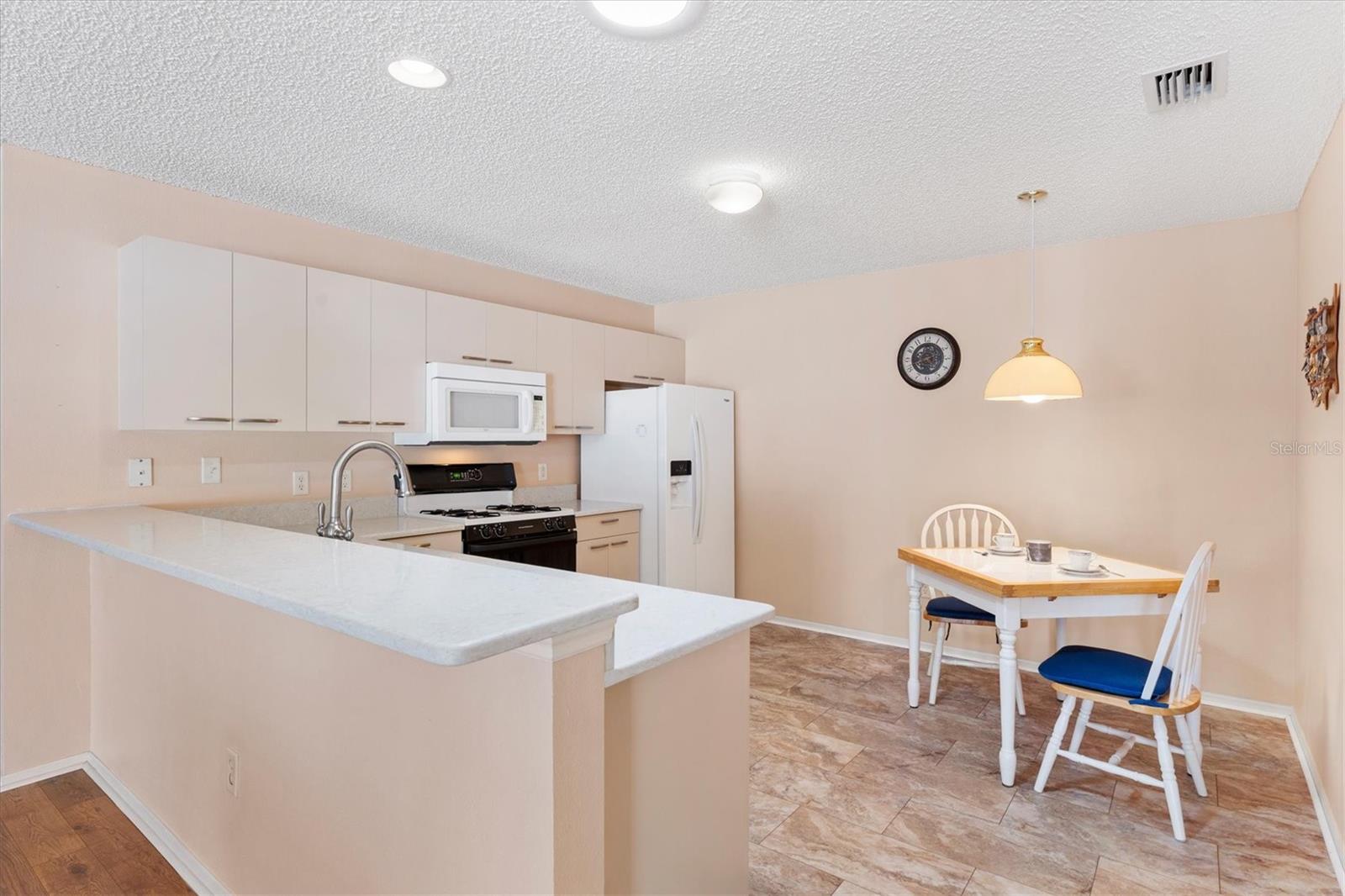 Image 13 of 37 For 17449 93rd Vine Avenue