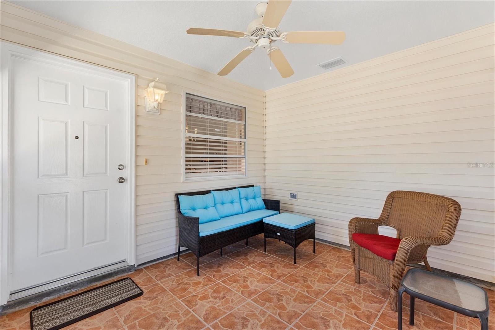 Image 4 of 37 For 17449 93rd Vine Avenue
