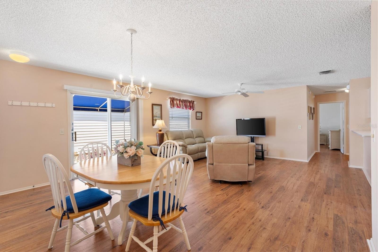 Image 7 of 37 For 17449 93rd Vine Avenue