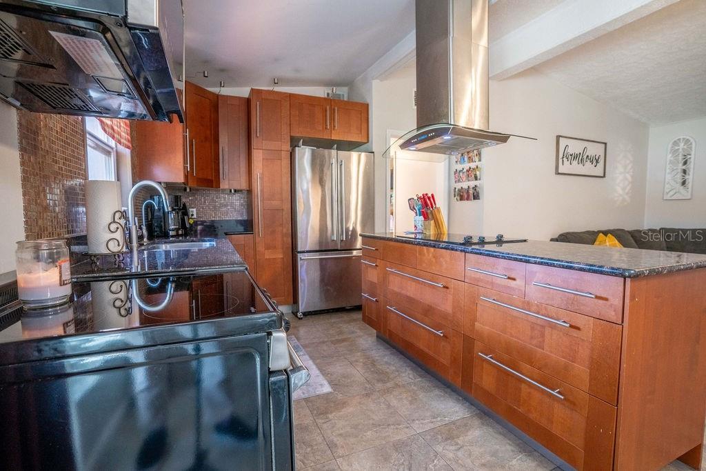 Image 11 of 31 For 102 Sunland Drive