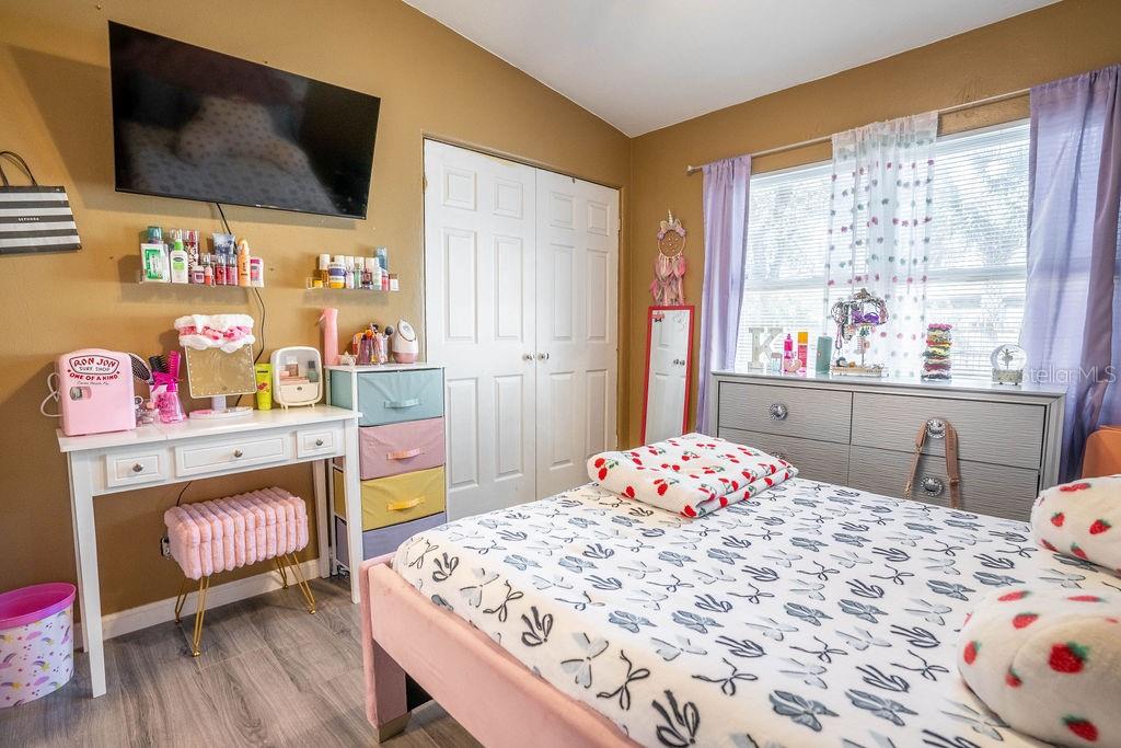 Image 18 of 31 For 102 Sunland Drive