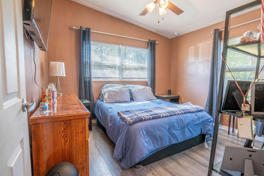 Image 20 of 31 For 102 Sunland Drive