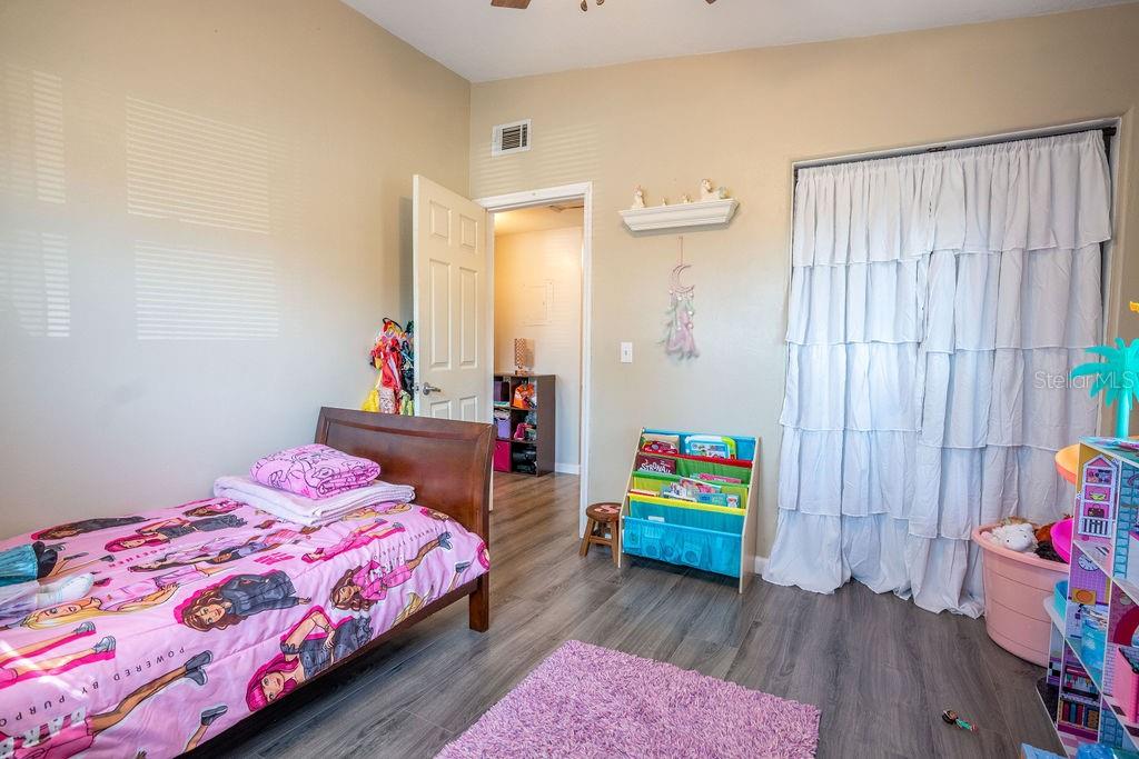 Image 23 of 31 For 102 Sunland Drive