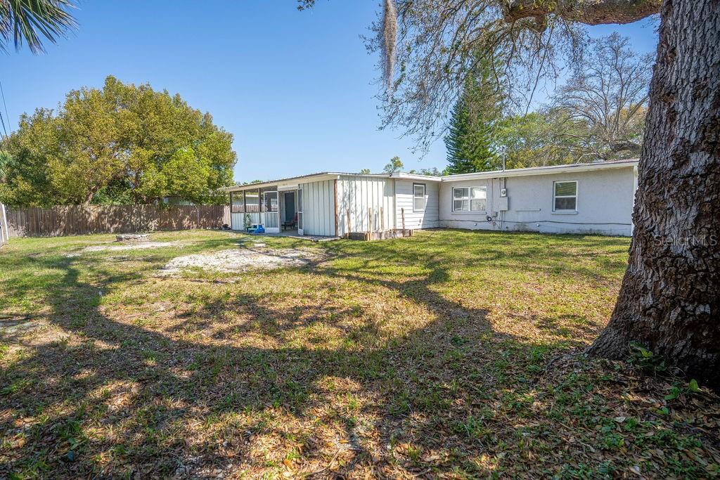 Image 28 of 31 For 102 Sunland Drive