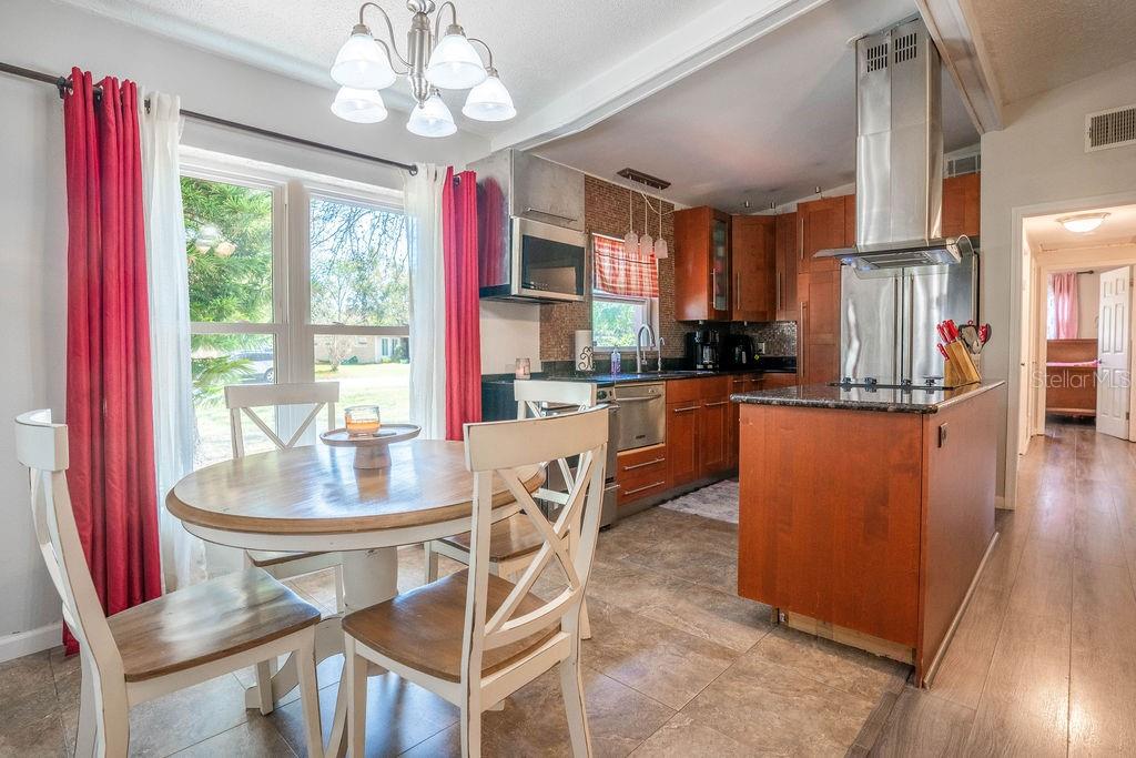 Image 9 of 31 For 102 Sunland Drive