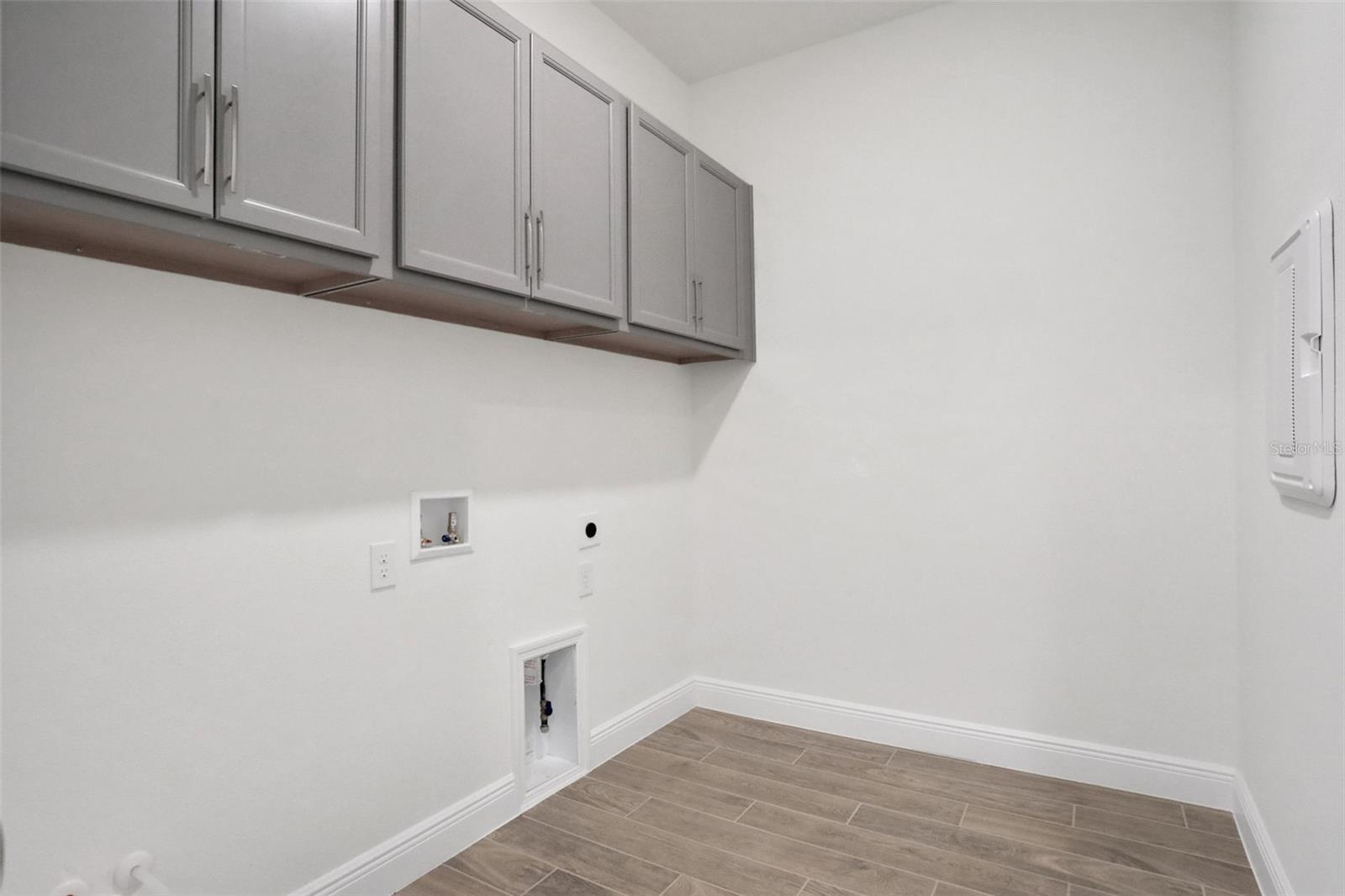 Image 13 of 33 For 9135 Walcott Lane