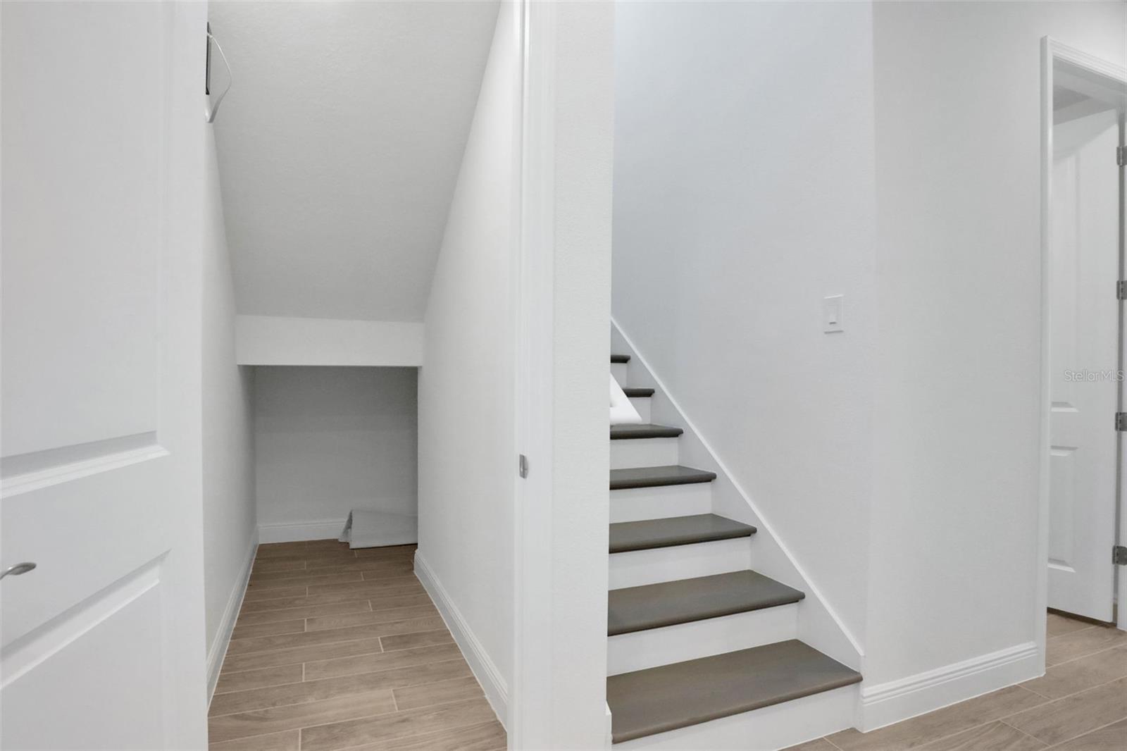 Image 9 of 33 For 9135 Walcott Lane