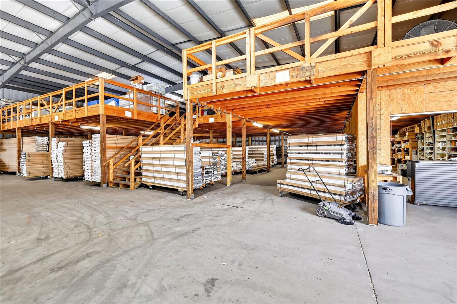 Image 38 of 56 For 722 Duck Lake Road