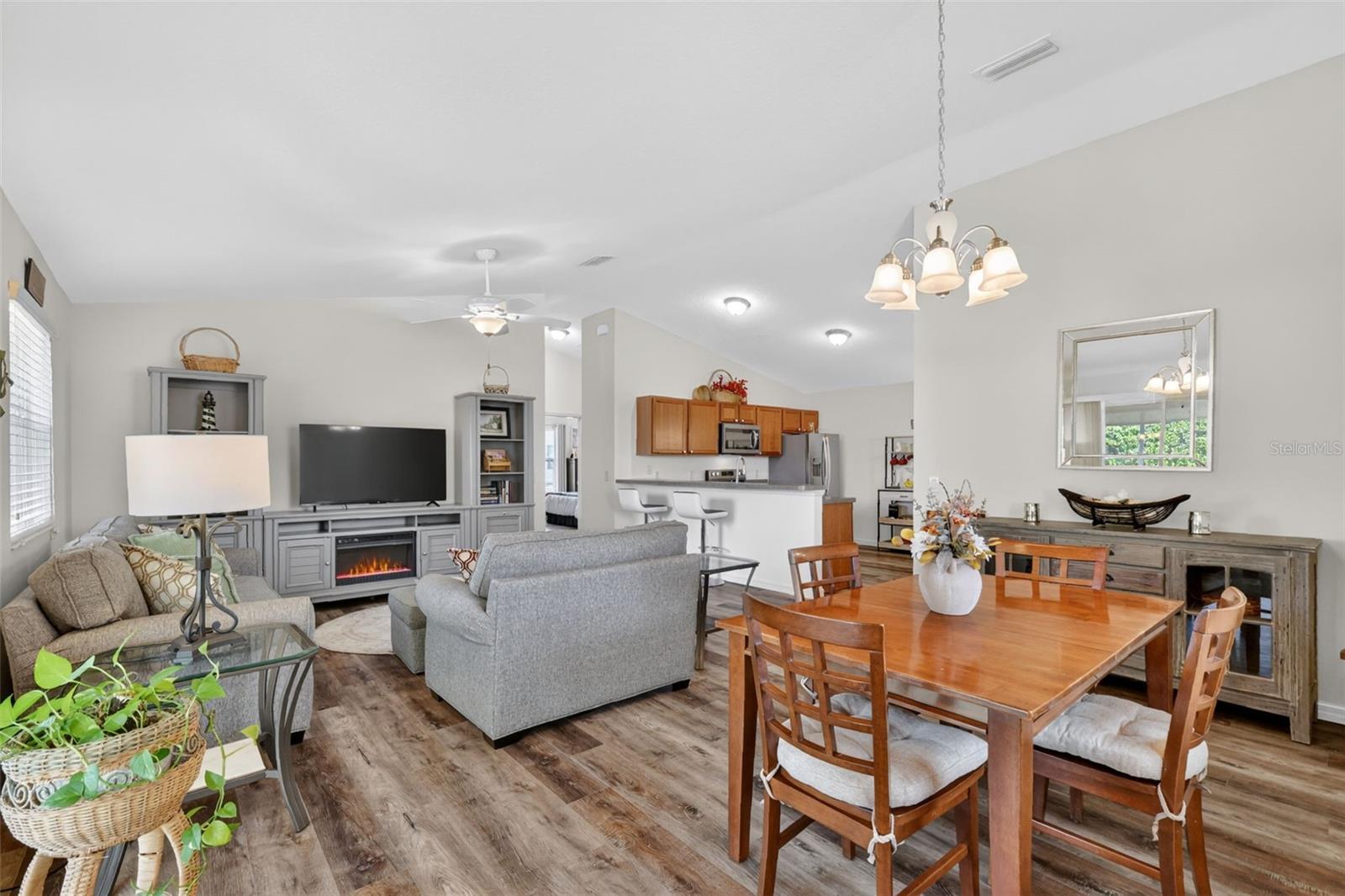 Image 17 of 41 For 1362 Viola Court