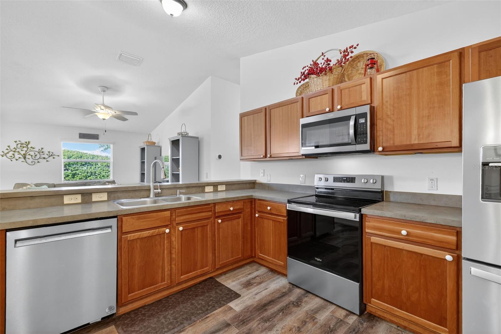 Image 6 of 41 For 1362 Viola Court