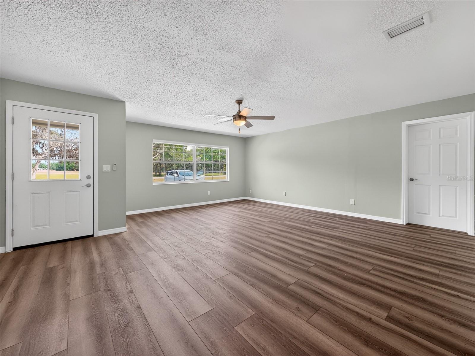 Image 4 of 36 For 4532 Jacksonville Road