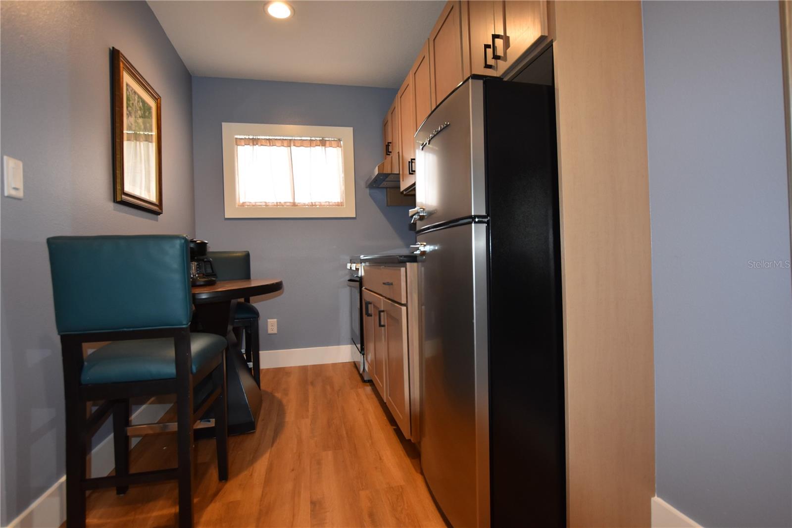 Image 5 of 8 For 704 Lakeshore Boulevard