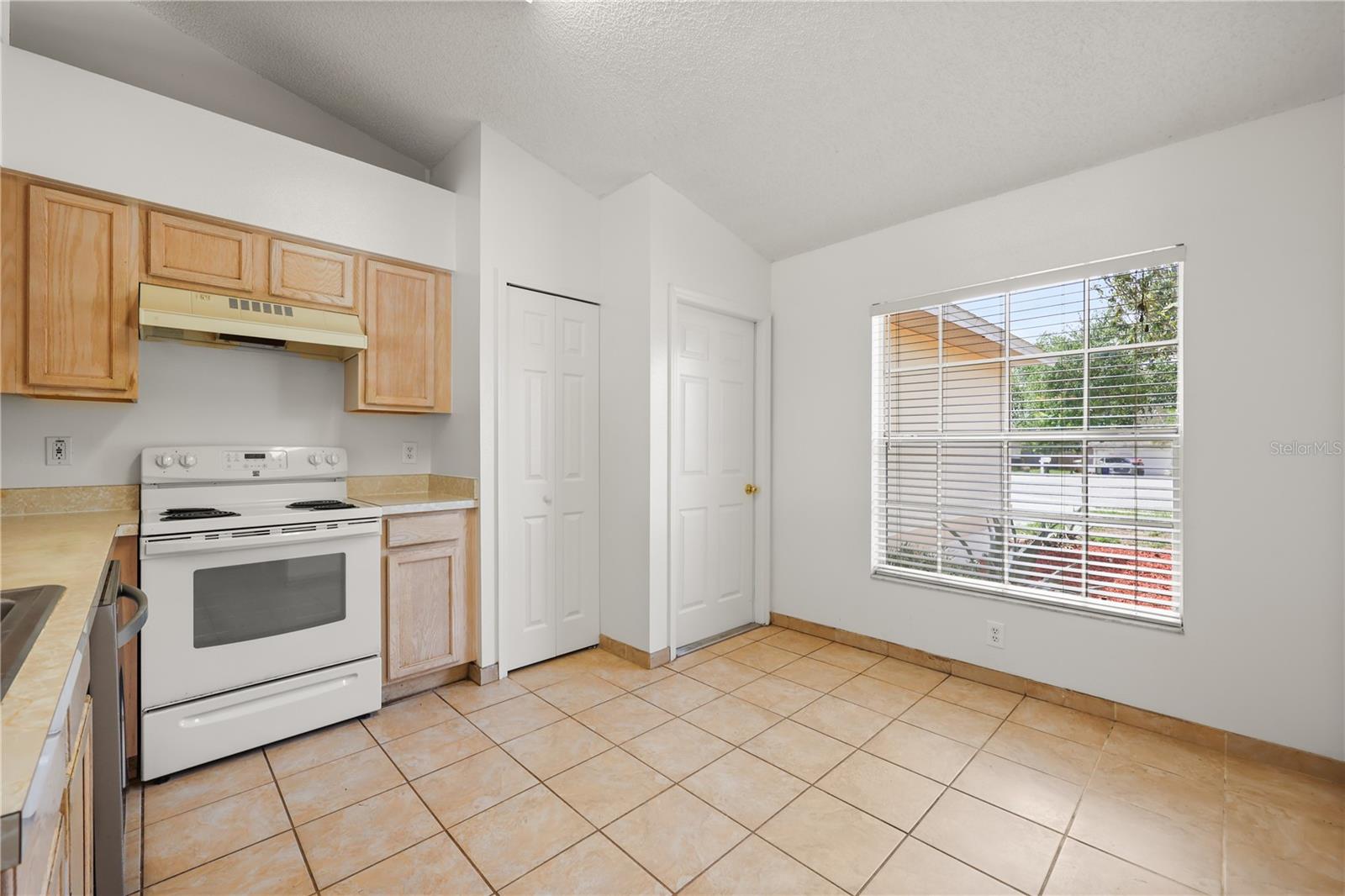 Image 4 of 30 For 11508 Almo Court