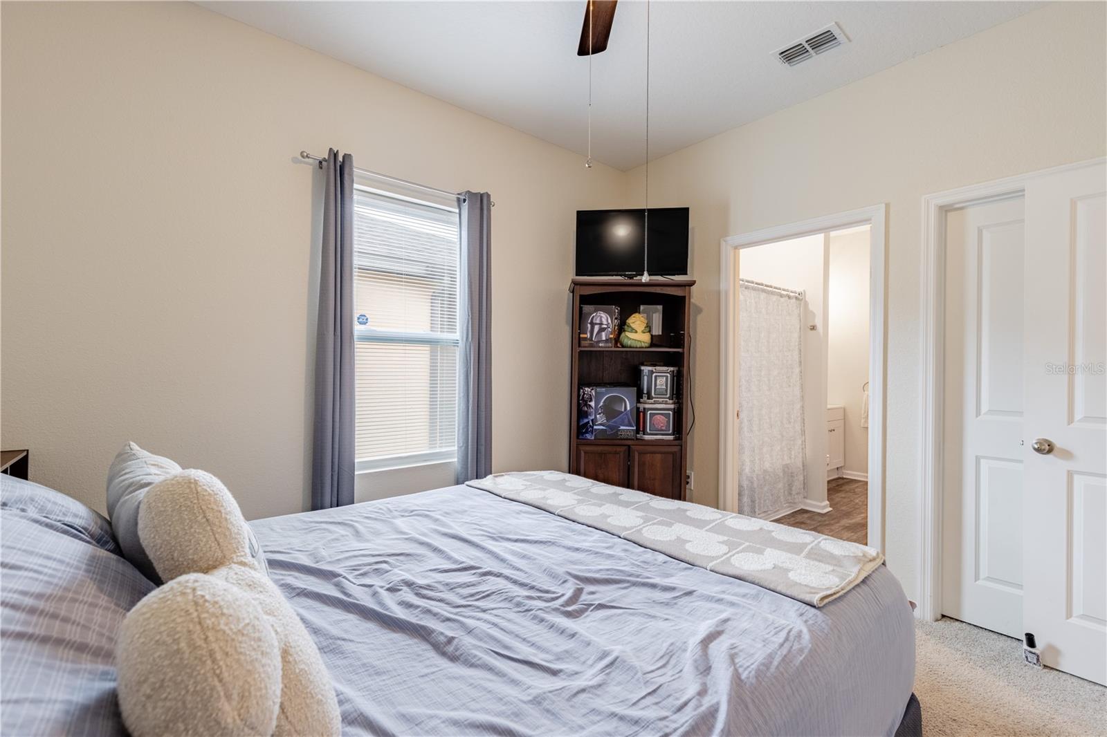 Image 10 of 43 For 346 Eaglecrest Drive