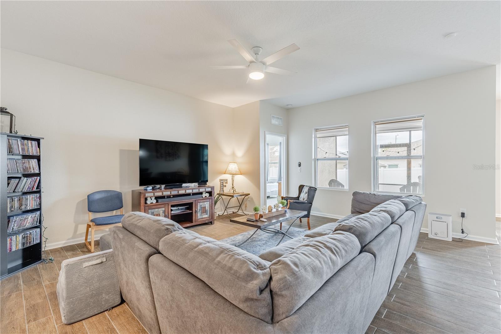 Image 12 of 43 For 346 Eaglecrest Drive