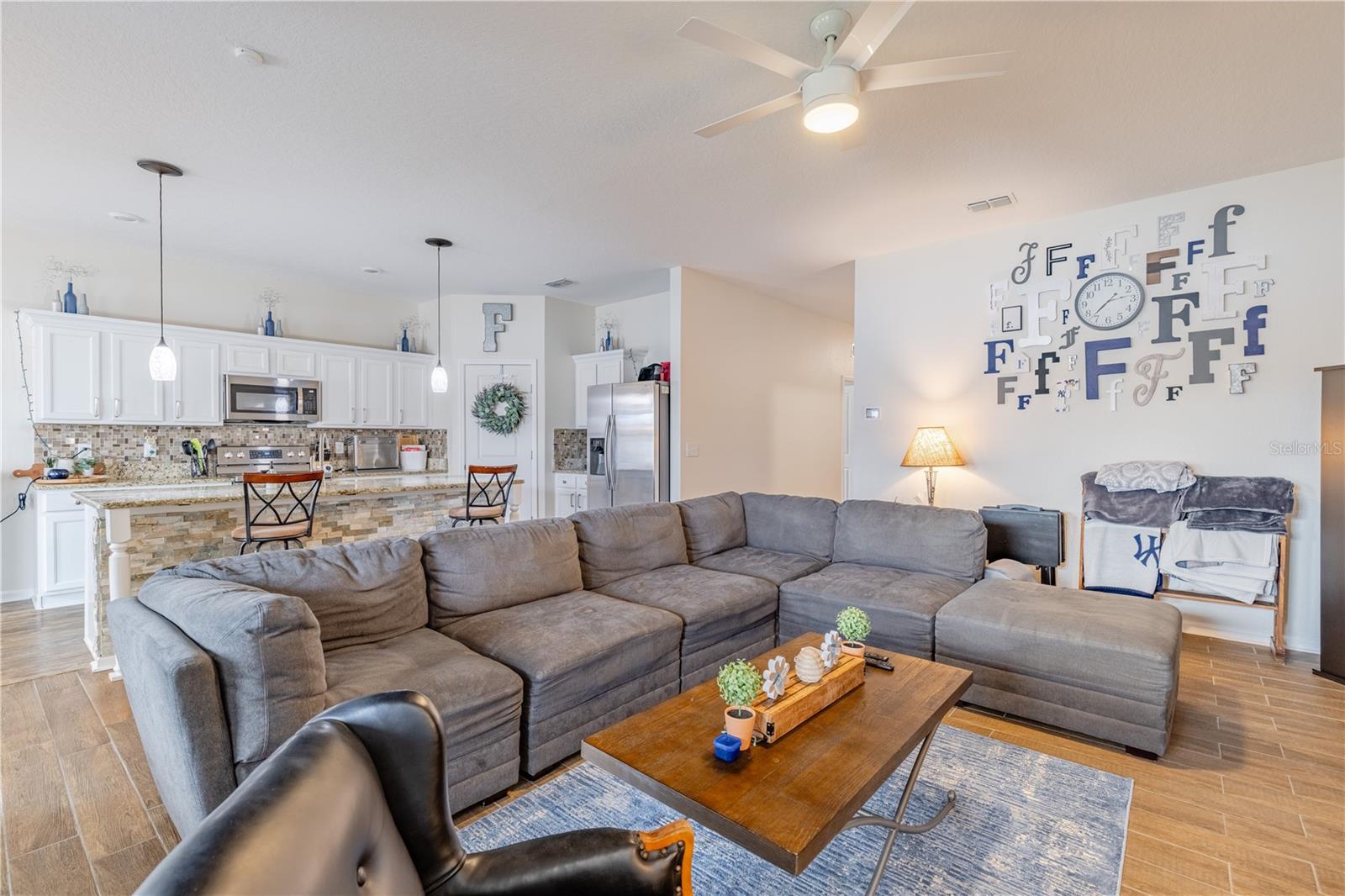 Image 14 of 43 For 346 Eaglecrest Drive