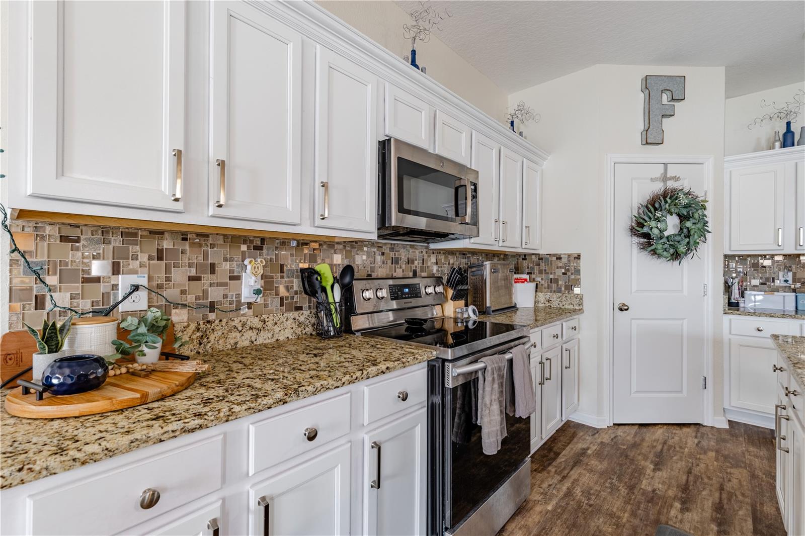 Image 17 of 43 For 346 Eaglecrest Drive