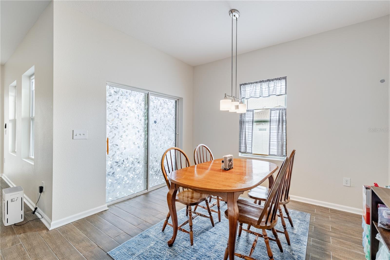 Image 19 of 43 For 346 Eaglecrest Drive