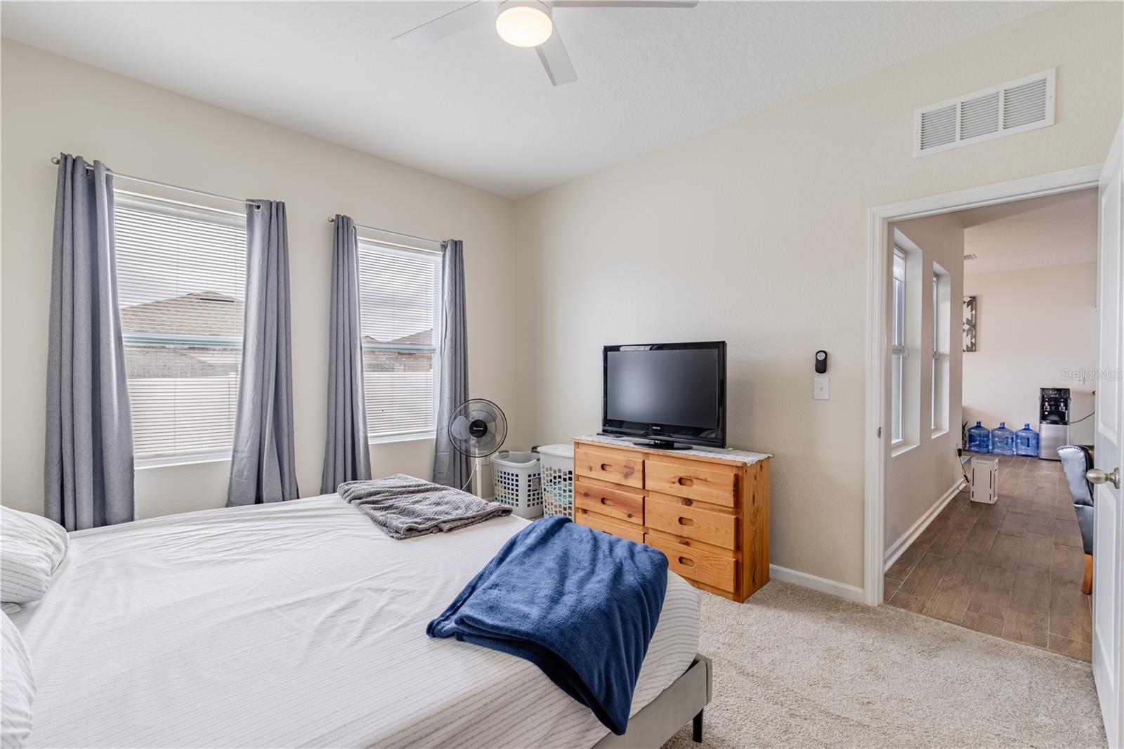 Image 22 of 43 For 346 Eaglecrest Drive