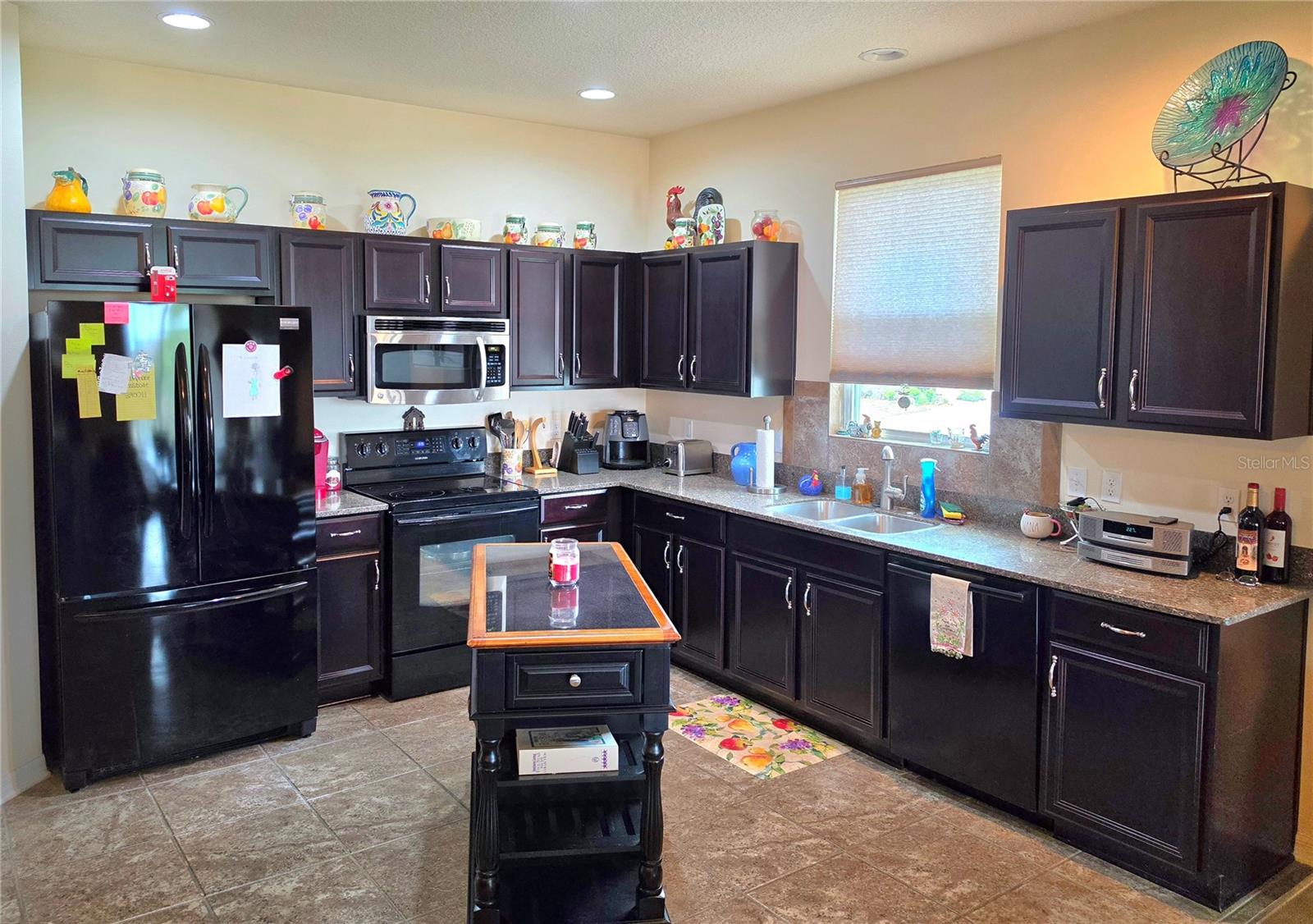 Listing photo id 8 for 2653 Limerick Circle