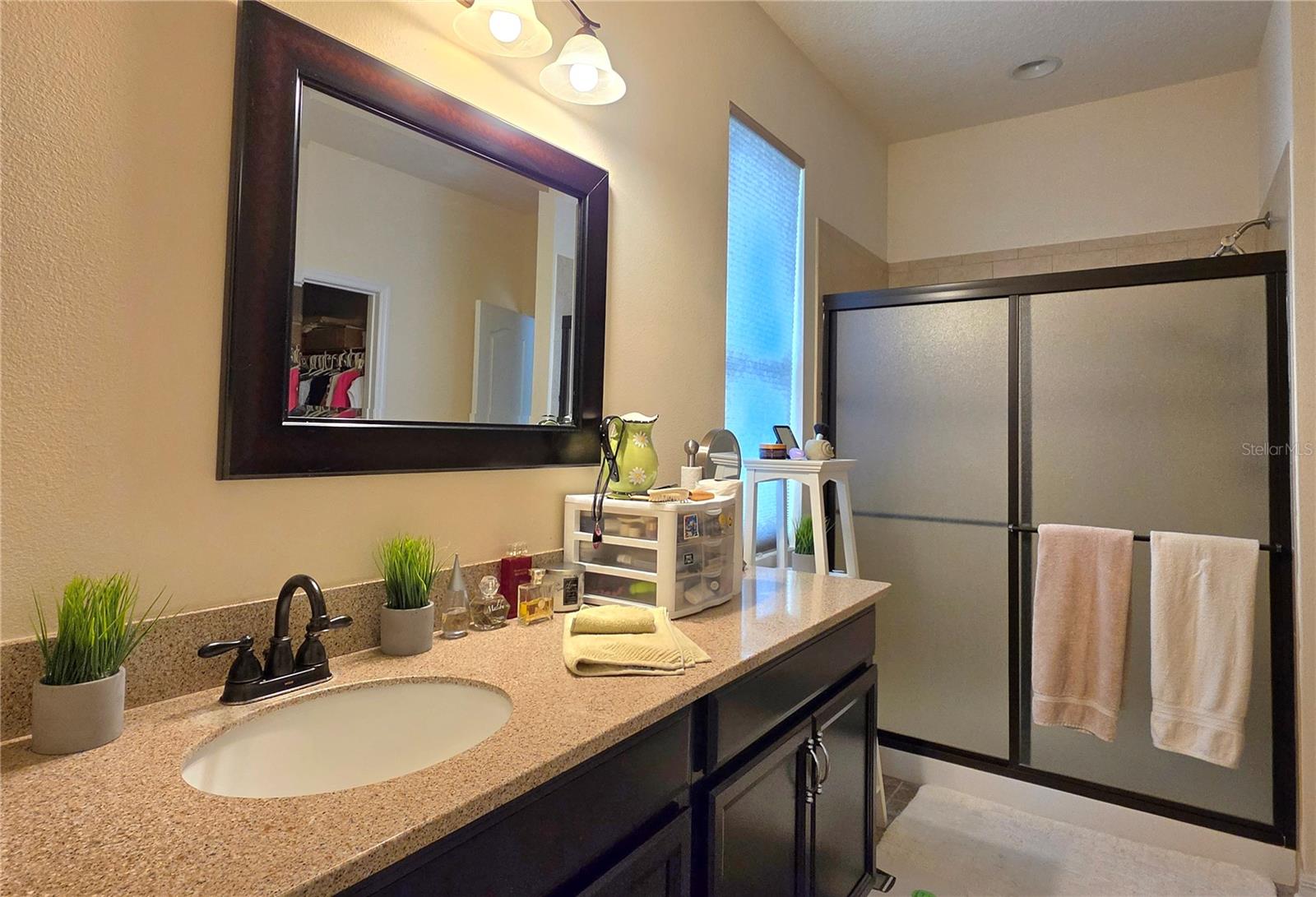 Listing photo id 11 for 2653 Limerick Circle