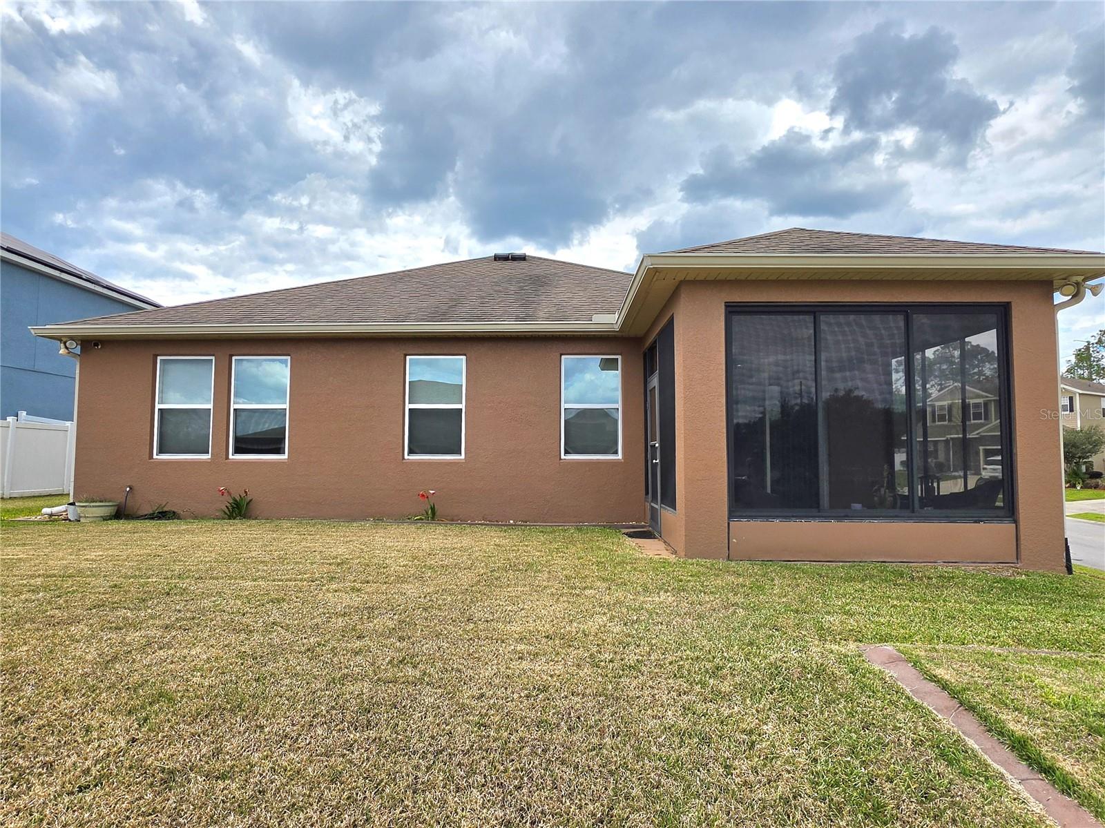 Listing photo id 20 for 2653 Limerick Circle