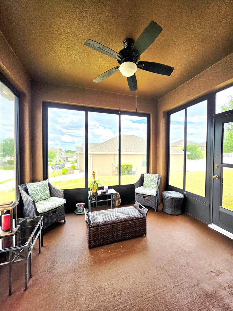 Listing photo id 22 for 2653 Limerick Circle