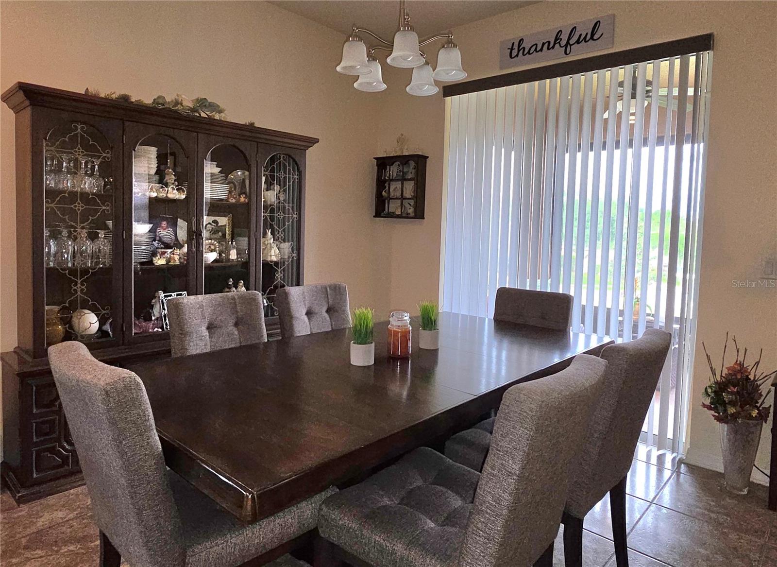 Listing photo id 7 for 2653 Limerick Circle