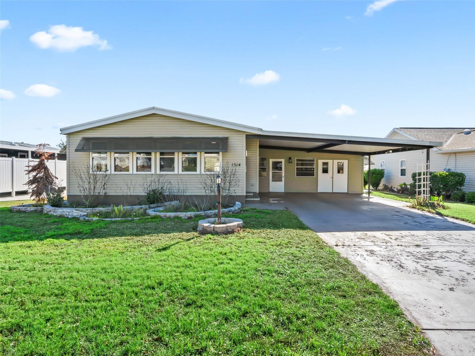 Details for 1514 Hillcrest Drive, LADY LAKE, FL 32159