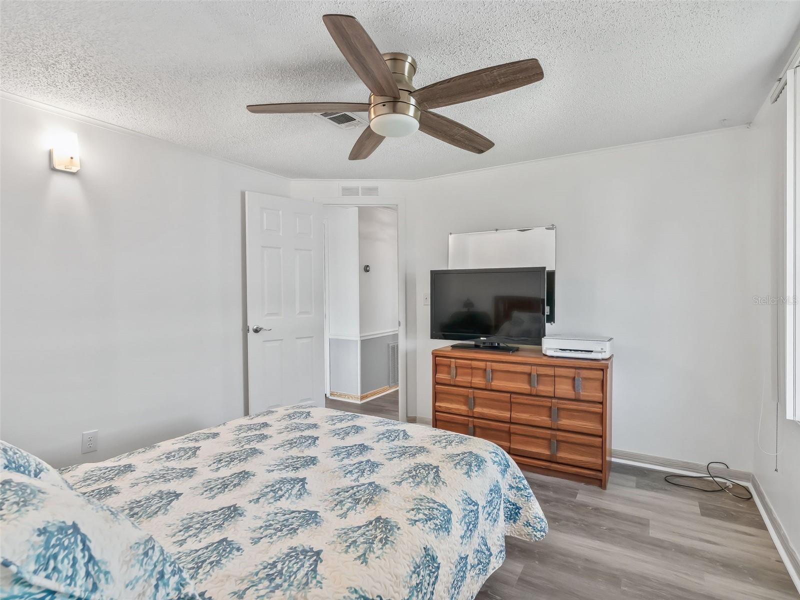 Image 21 of 35 For 1514 Hillcrest Drive