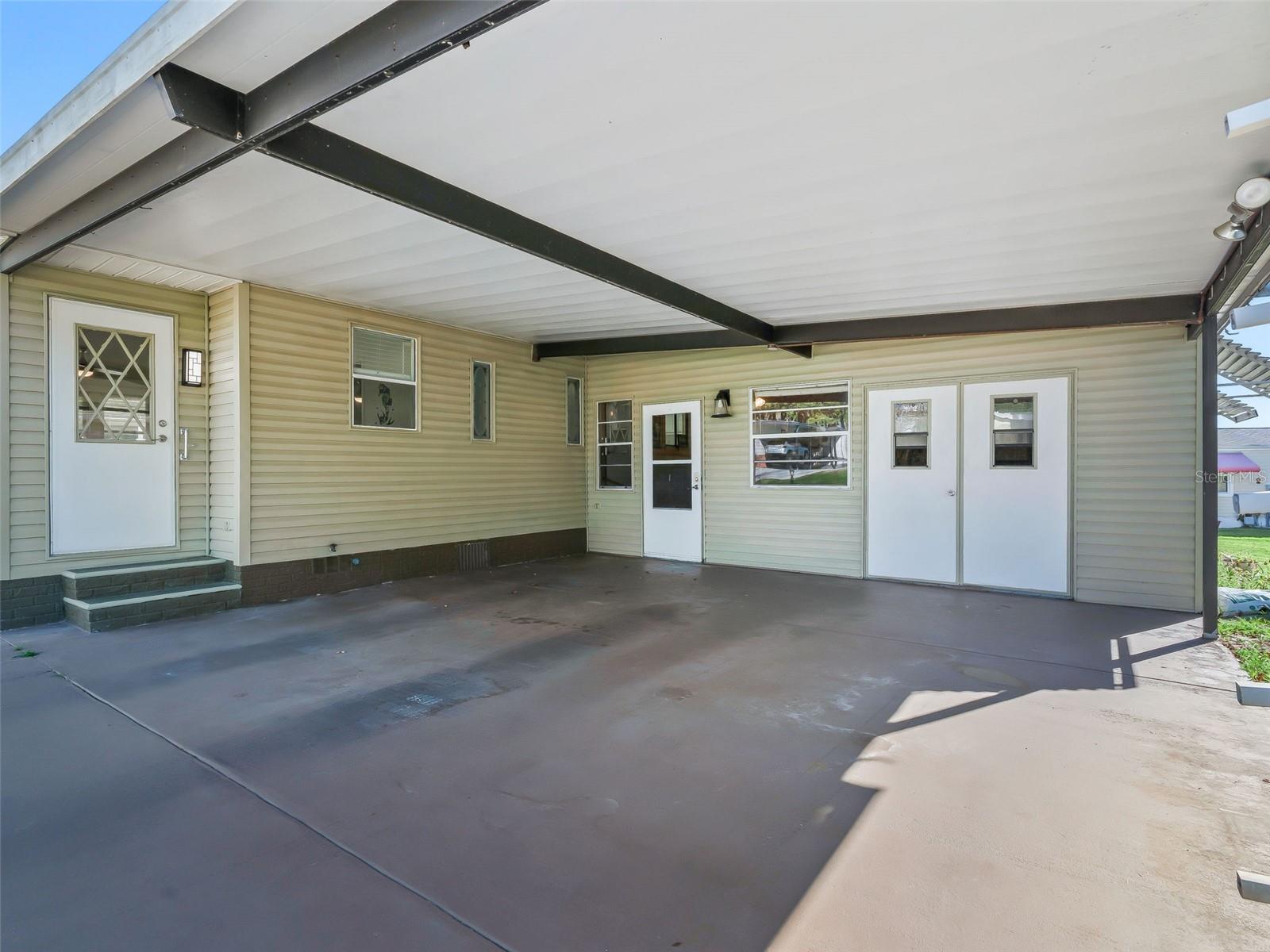 Image 3 of 35 For 1514 Hillcrest Drive