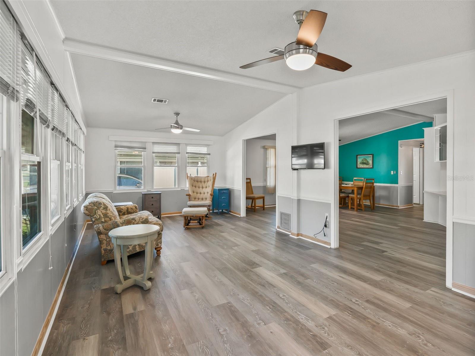 Image 4 of 35 For 1514 Hillcrest Drive