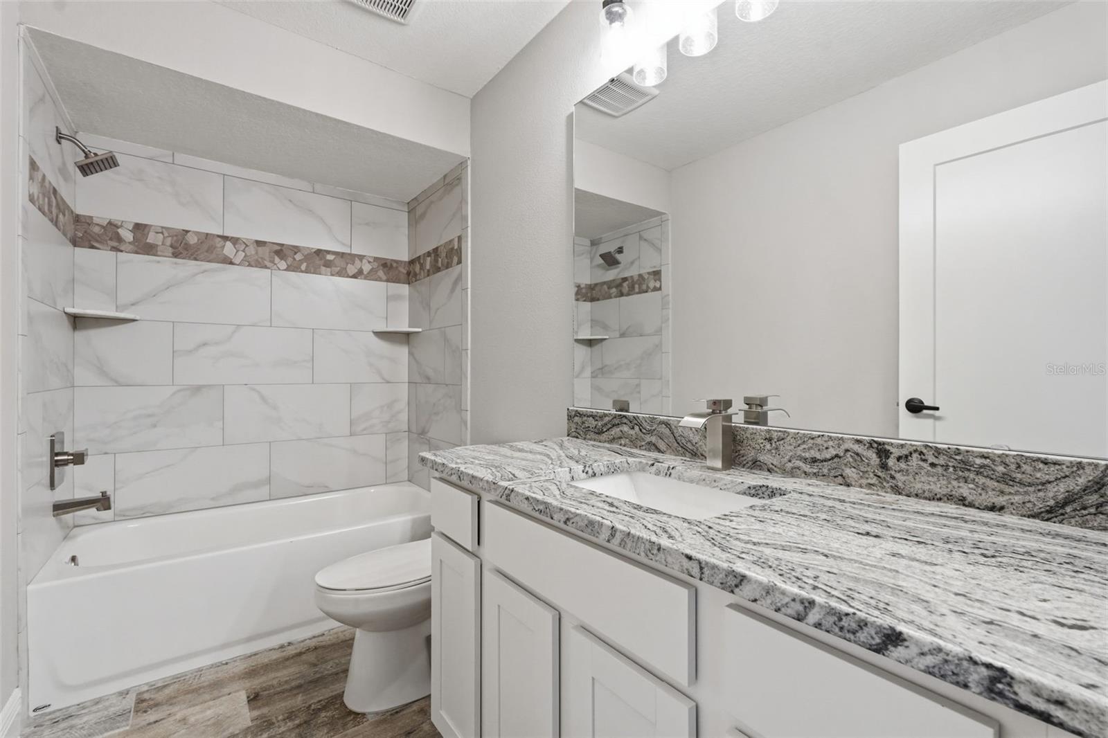 Listing photo id 22 for 3264 Station Boulevard