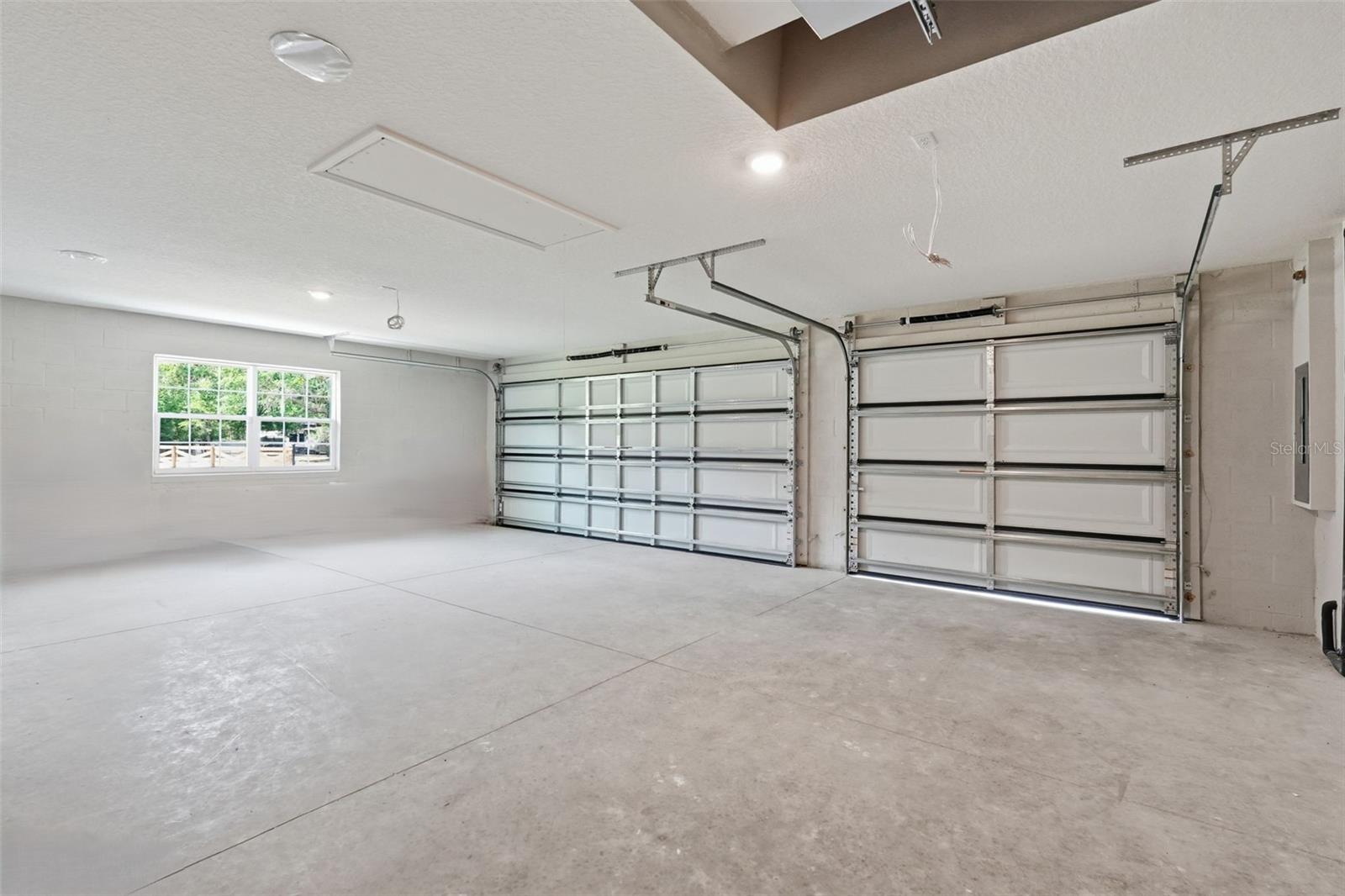 Listing photo id 26 for 3264 Station Boulevard