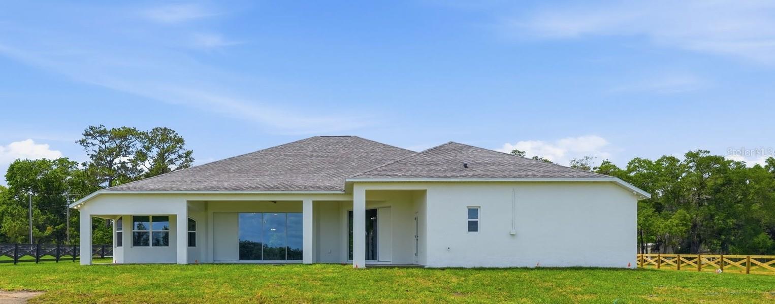 Listing photo id 32 for 3264 Station Boulevard