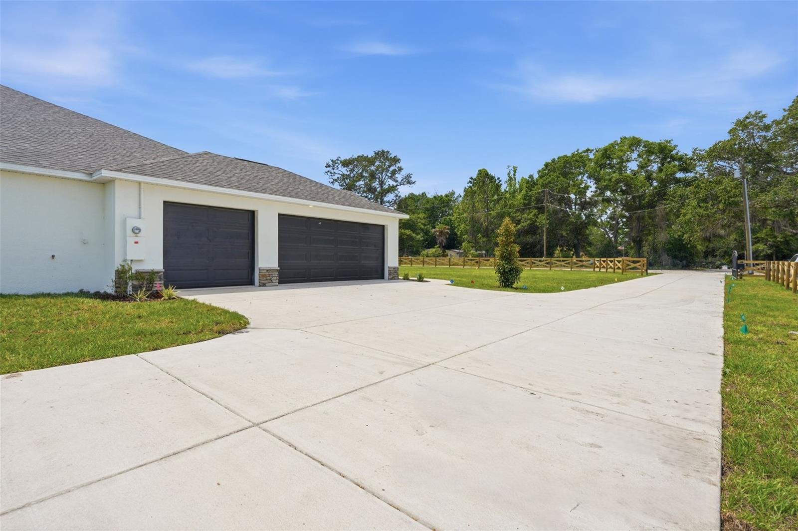 Listing photo id 33 for 3264 Station Boulevard