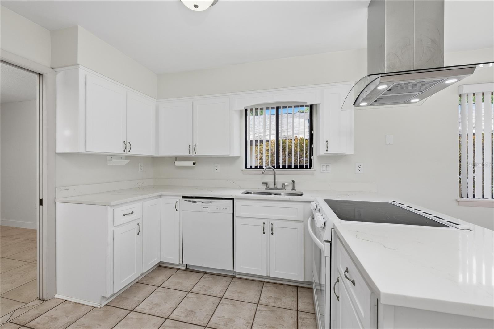 Listing photo id 8 for 109 Waterwood Drive