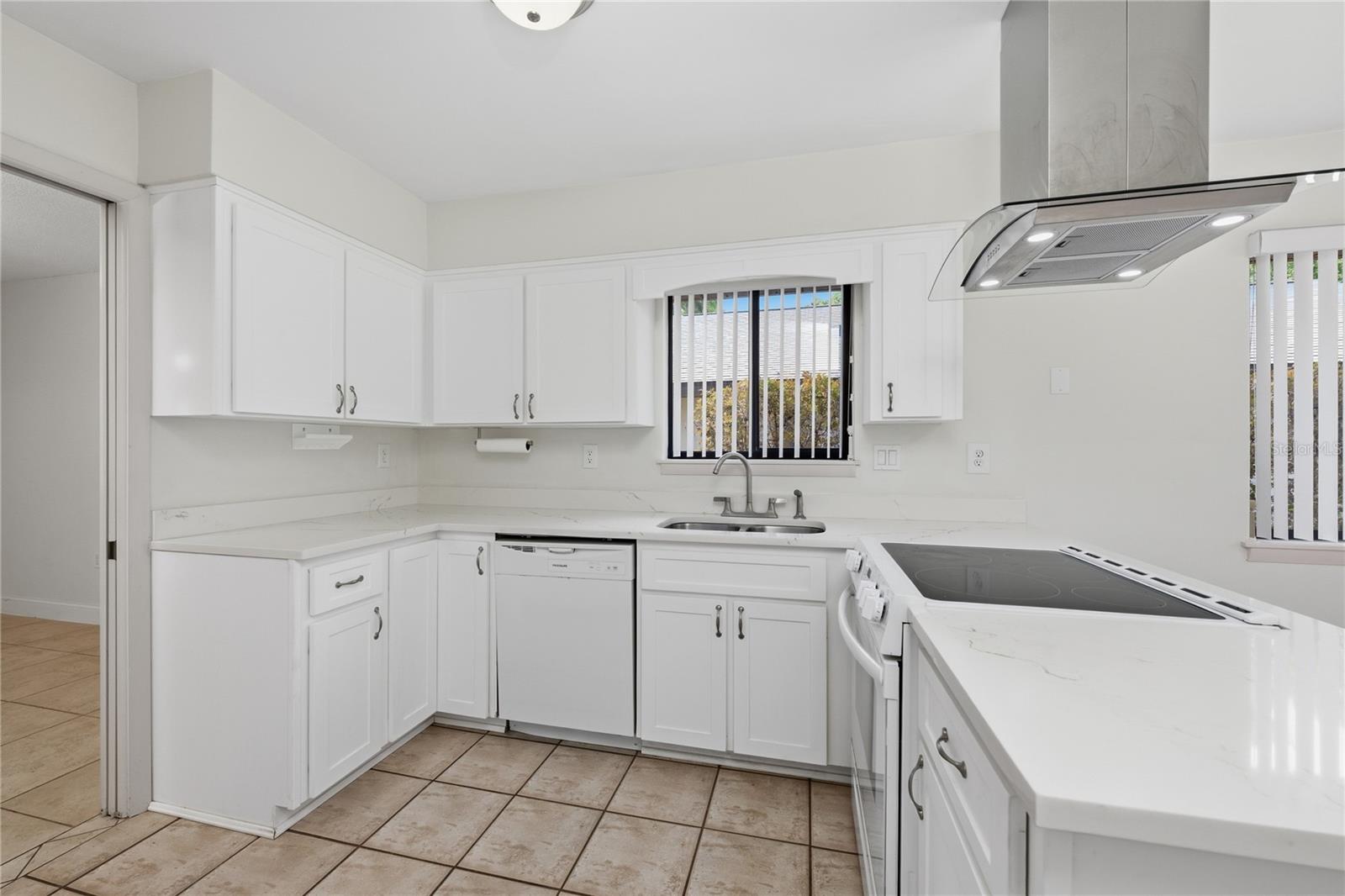 Listing photo id 9 for 109 Waterwood Drive