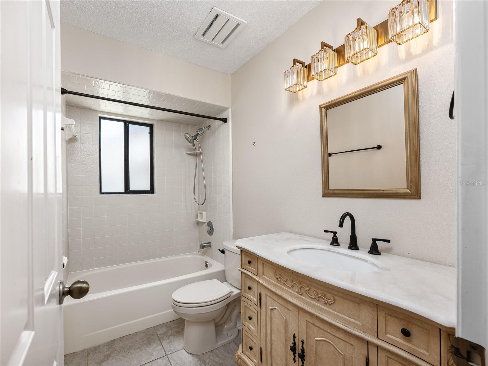 Listing photo id 13 for 109 Waterwood Drive