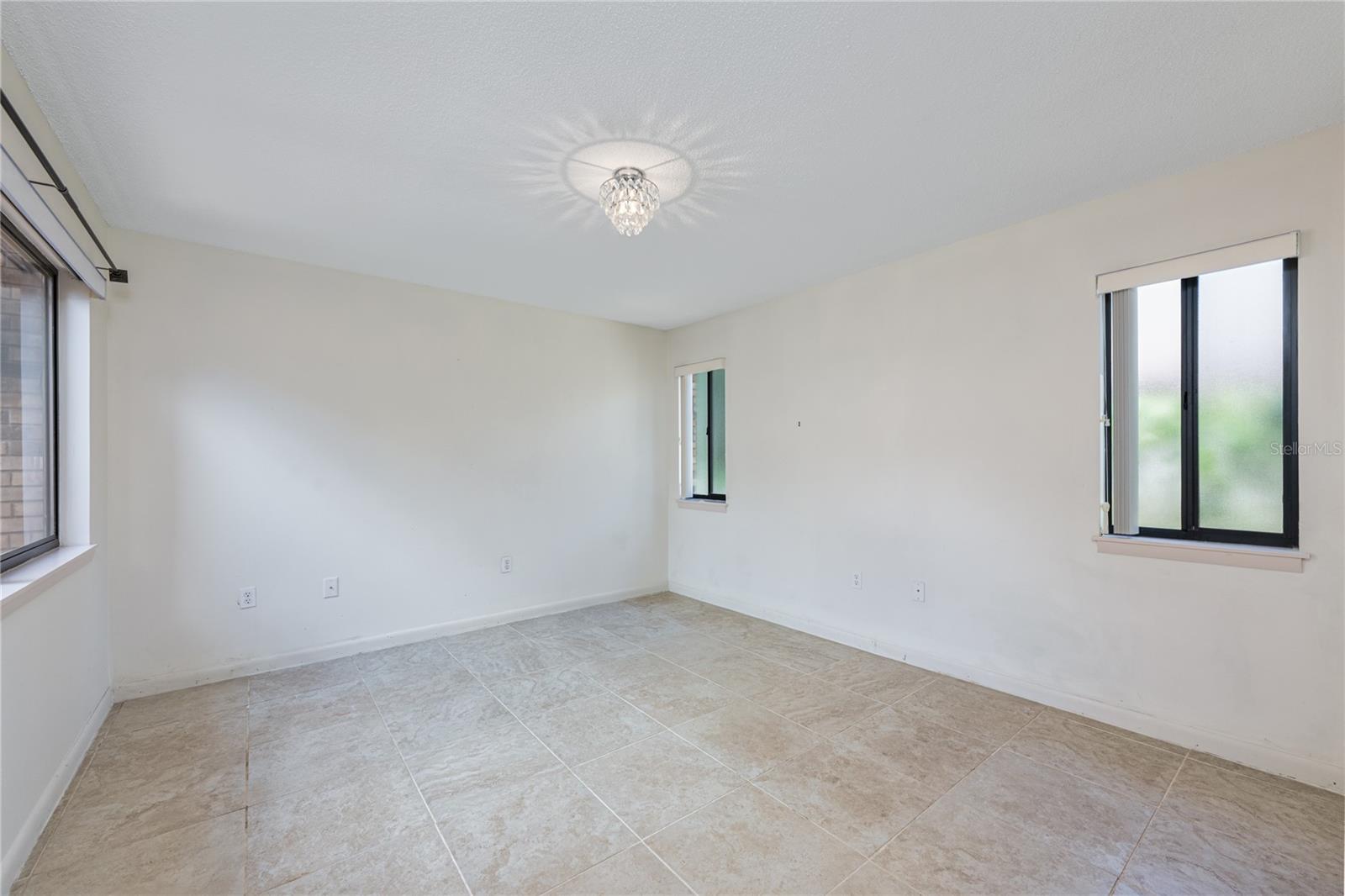 Listing photo id 18 for 109 Waterwood Drive